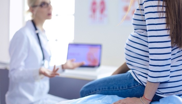 Phát hiện và điều trị giang mai ở người mẹ là quan trọng để hạn chế giang mai bẩm sinh ở trẻ