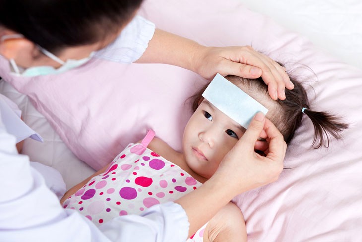 Trẻ em dưới 5 tuổi là đối tượng dễ bị sốt siêu vi