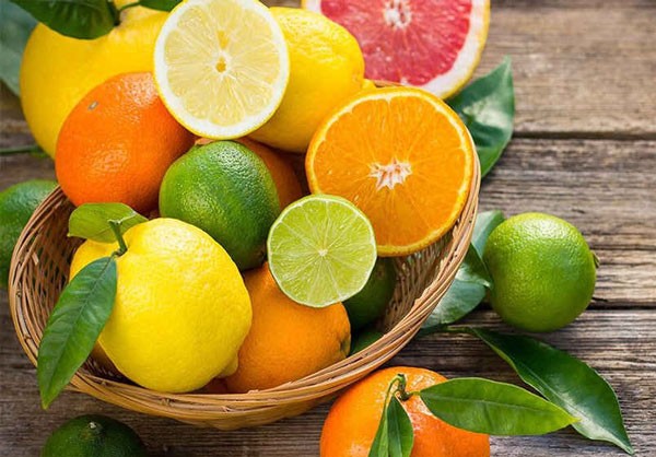 Nên bổ sung các thực phẩm chứa nhiều vitamin C trong chế độ ăn hàng ngày trong thời gian bị bệnh sởi