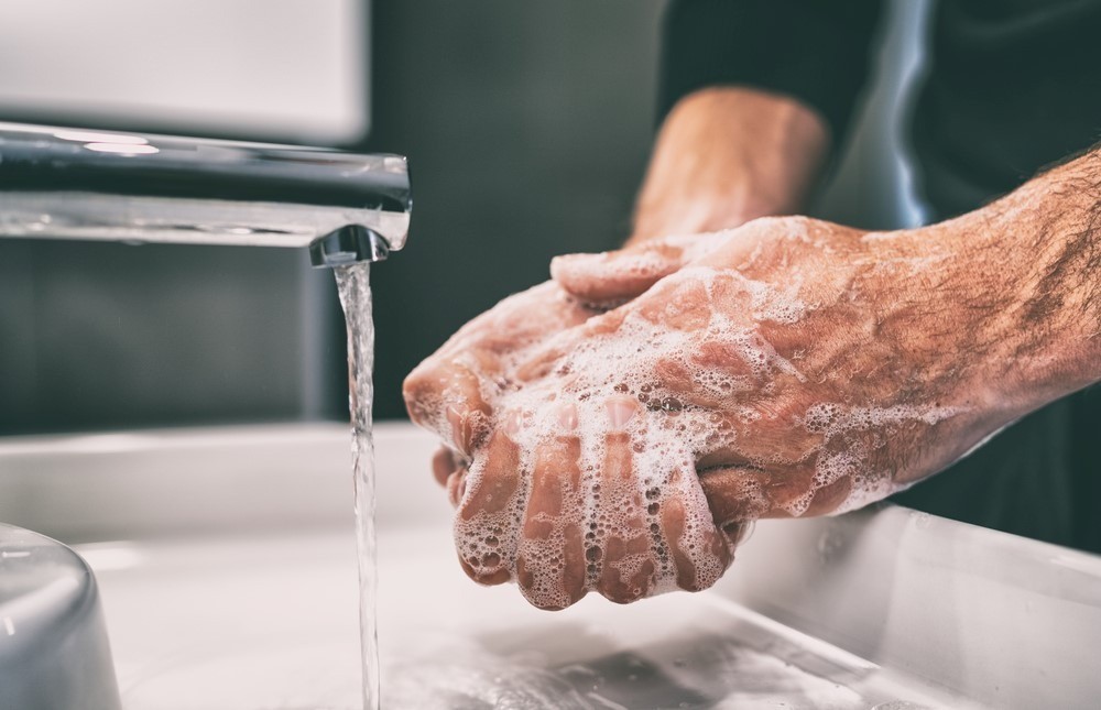Rửa tay bằng xà phòng để tránh bệnh lây lan
