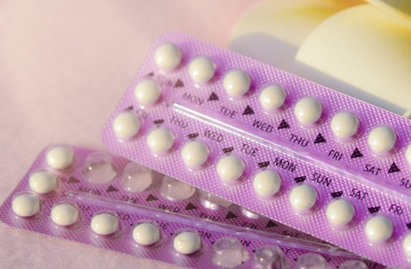 Thuốc tránh thai đường uống là một trong những nguyên nhân tăng nguy cơ viêm lộ tuyến cổ tử cung