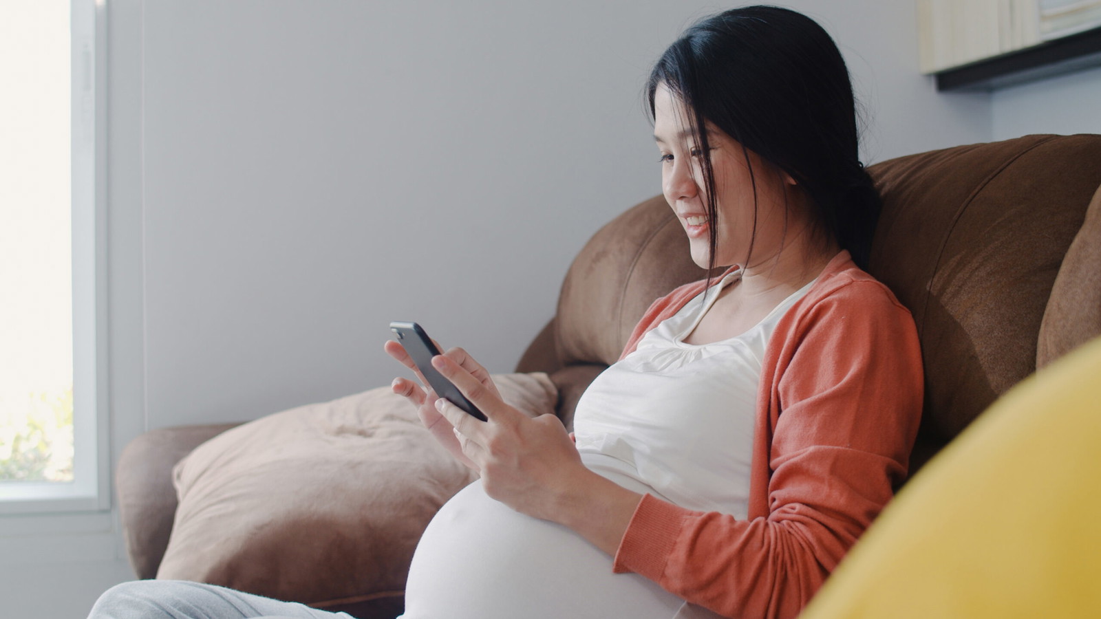 Hỏi đáp với bác sĩ mọi lúc mọi nơi ngay trên ứng dụng YouMed