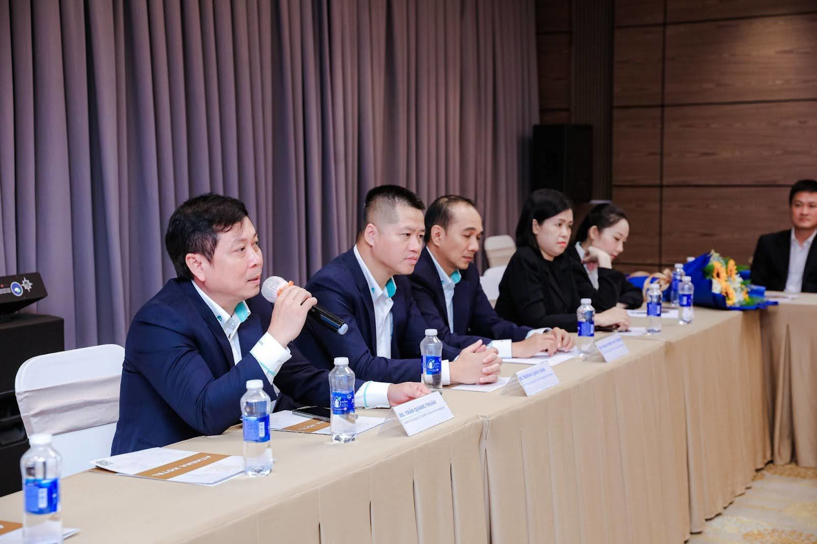 Bác sĩ Trần Quang Thuận - Giám đốc Công ty Cổ phần Dược phẩm Boston Việt Nam thảo luận về việc hướng tới hệ sinh thái Y tế số toàn diện và bền vững