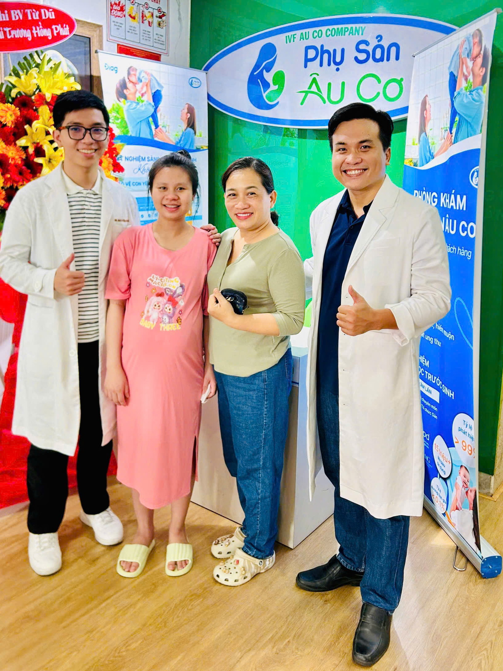 Khách hàng hài lòng về dịch vụ của IVF Âu Cơ