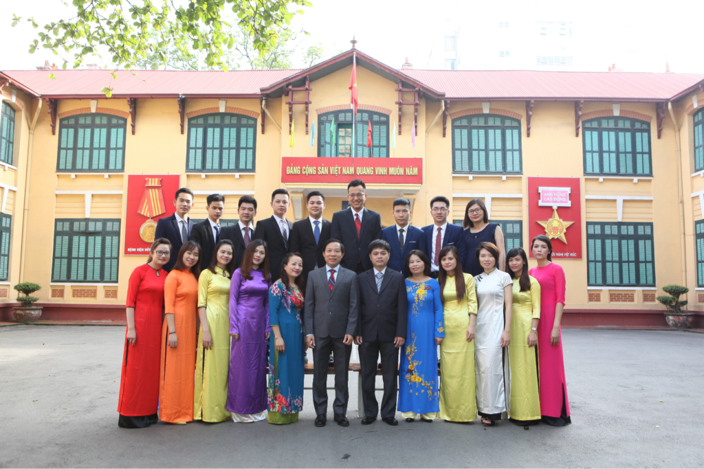 Top 10 bệnh viện, phòng khám nam khoa Hà Nội uy tín, kín đáo 2026 15 Đội ngũ bác sĩ tại trung tâm Nam học của bệnh viện