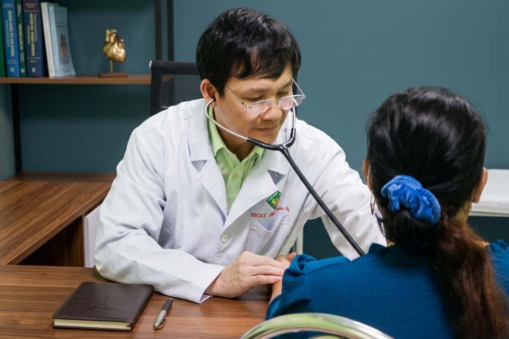 Phòng khám Đa khoa Bình An - Thuận An, TP.HCM hơn 20 năm khẳng định chất lượng 3 Phòng khám Đa khoa Bình An sở hữu đội ngũ bác sĩ giàu kinh nghiệm và từng công tác tại các bệnh viện lớn trong khu vực