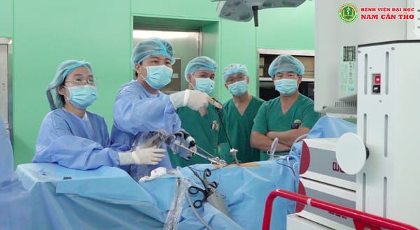 Bệnh viện có đội ngũ bác sĩ tận tâm với máy móc hiện đại