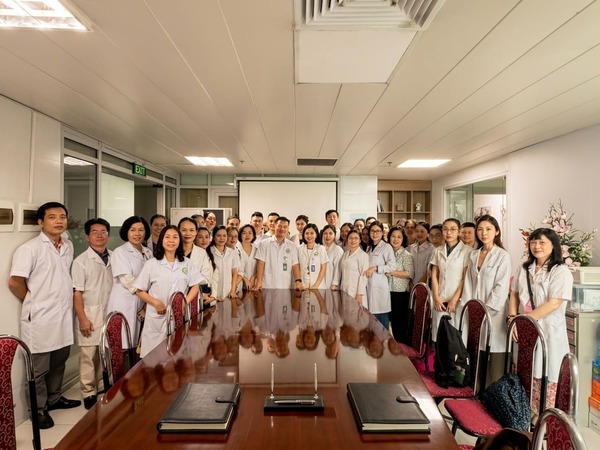 Đội ngũ bác sĩ tại Bệnh viện Giao thông vận tải Hà Nội