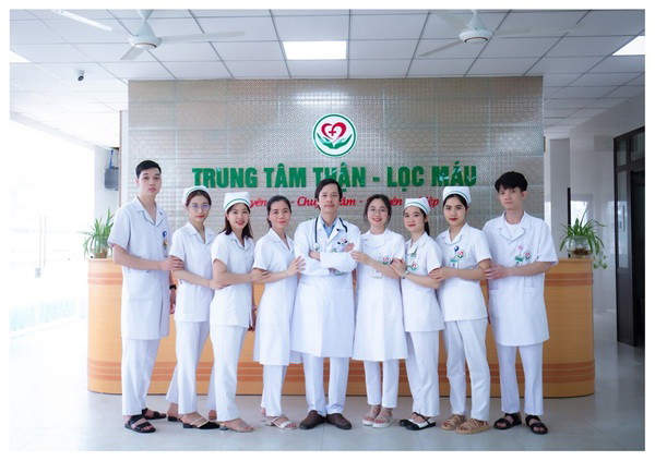 Tập thể nhân viên y tế, bác sĩ tại khoa Thận - Lọc máu, Bệnh viện Đa khoa Việt Đức