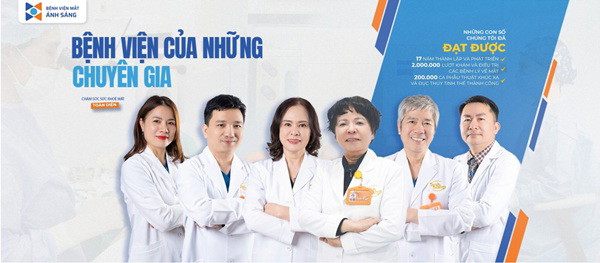 Chuyên gia của Bệnh viện Mắt Ánh Sáng, nơi người bệnh được chăm sóc bởi những bàn tay “vàng”