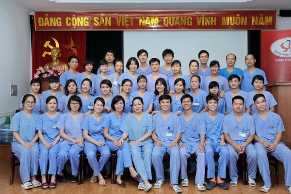 Đội ngũ nhân viên y tế tại khoa Hồi sức tích cực của bệnh viện Tim Hà Nội cơ sở 2