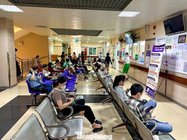 Khu vực sản chờ rộng rãi, sạch sẽ tạo cảm giác thoải mái cho người bệnh