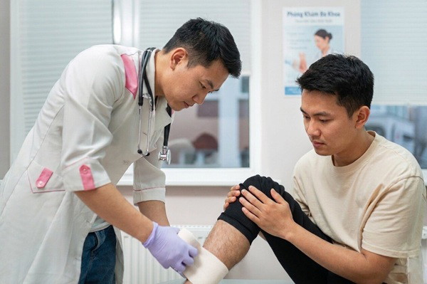 Top 7 Bác sĩ Chấn thương chỉnh hình mà người bệnh có thể cân nhắc 2 Để lựa chọn một Bác sĩ Chấn thương chỉnh hình đáng tin cậy, người bệnh nên dựa trên các tiêu chí cốt lõi