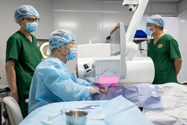 Bệnh viện quy tụ đội ngũ bác sĩ tận tâm, chuyên nghiệp