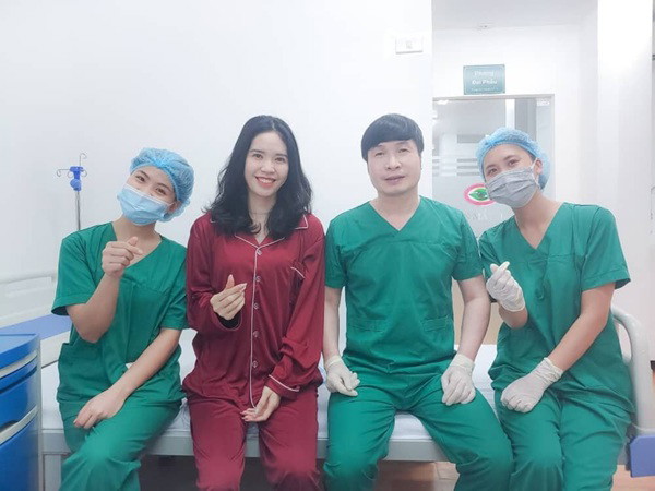 Bác sĩ tại bệnh viện luôn đồng hành cùng người bệnh với phương châm “Giá và kết quả tốt nhất”
