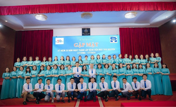 Bệnh viện Mắt Thái Nguyên - Những điều cần biết trước khi đến khám bệnh 3 Toàn thể đội ngũ nhân viên y tế, bác sĩ tại Bệnh viện Mắt Thái Nguyên