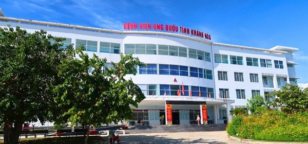 Bệnh viện Ung bướu là công trình do Sở Y tế Khánh Hòa làm chủ đầu tư với quy mô 200 giường bệnh, tổng giá trị đầu tư đạt 560 tỷ đồng