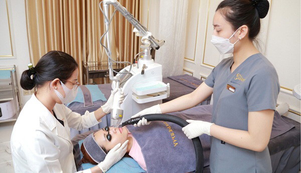 Những điều cần biết trước khi gửi gắm làn da tại Phòng khám Da liễu Skinone 3 Toàn bộ trang thiết bị y tế đều được nhập khẩu chính hãng, đầy đủ hóa đơn chứng từ