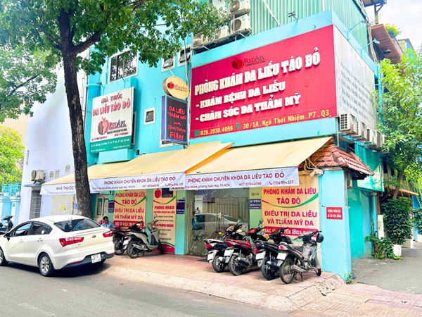 Hướng dẫn khám, chữa bệnh tại Phòng khám Da liễu Táo đỏ 2 Phòng khám Da liễu Táo Đỏ (Red Apple Dermatology Clinic) là đơn vị có 15 năm kinh nghiệm điều trị các bệnh về da