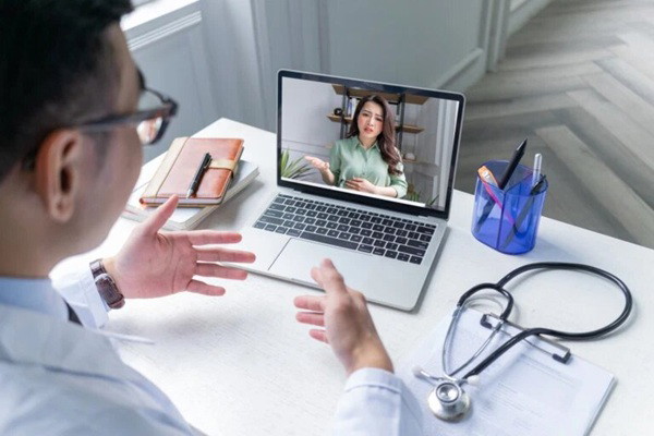 Dịch vụ tư vấn sinh sản trên nền tảng YouMed: Nhanh chóng, chính xác, tiết kiệm thời gian 4 Hãy ghi lại các câu hỏi cần hỏi, thông tin về chu kỳ kinh nguyệt để bác sĩ tư vấn kỹ hơn